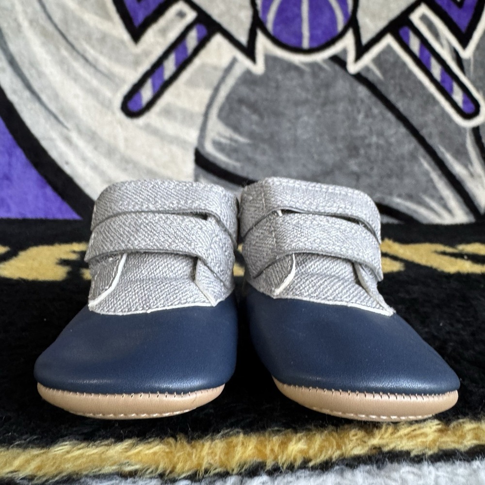Carter's Infants Cozy Winter Boots Size 6-12 Months